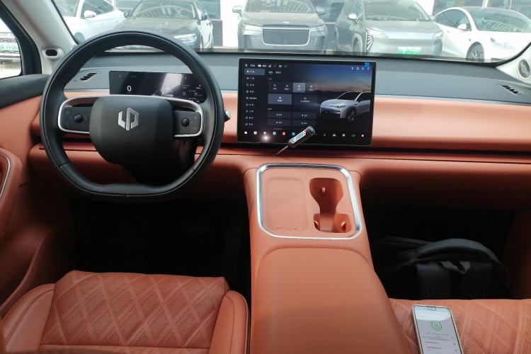 Used Leapmotor C16 2026 Extended-Range 280 LiDAR Zhizun Edition 5 Seats Center Console