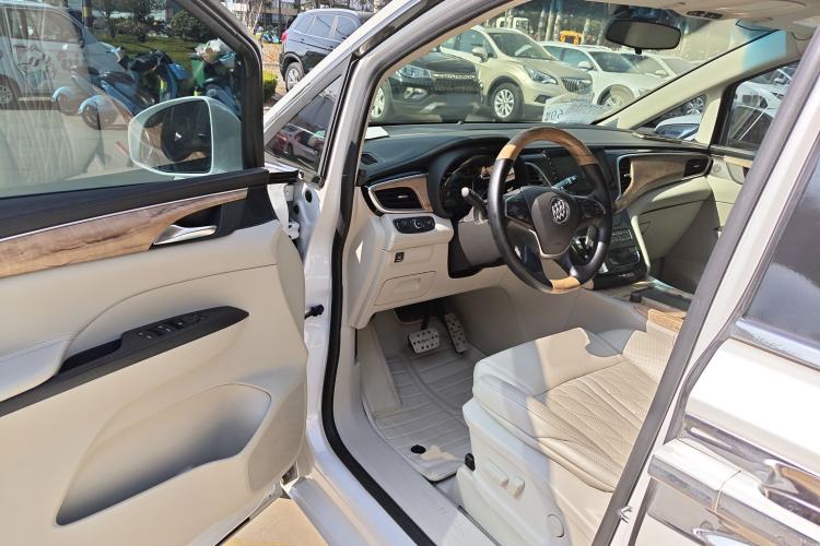 Used Buick GL8 2018 ES 28T Comfort Model China VI Standard