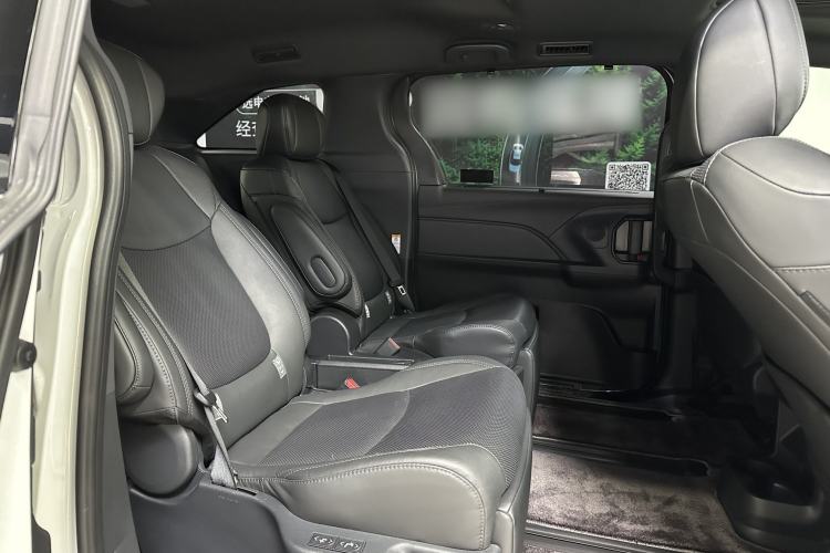 Used Toyota SIENNA 2024 2.5L Hybrid Four-Wheel Drive Prestige Edition