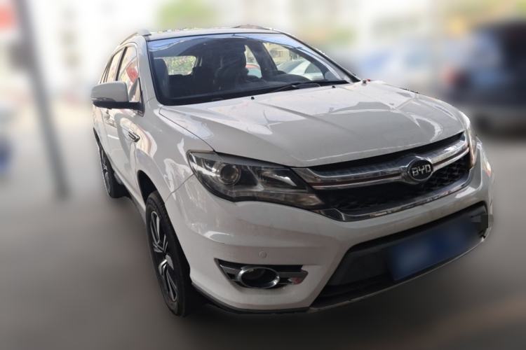 Used BYD S7 2017 2.0T Automatic Prestige Edition Front Right 45 Deg