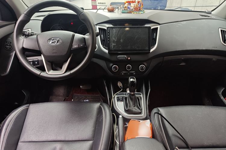 Used Hyundai ix25 2015 1.6L Automatic Two-Wheel Drive Smart GLS Trim Interior 2