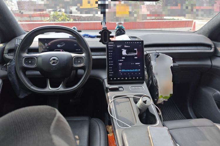 Used Nio ES6 2023 75 kWh Center Console