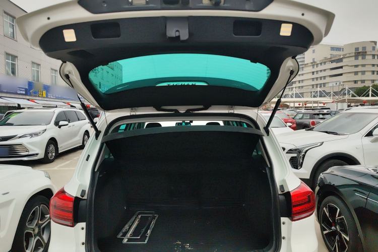 Used Volkswagen Tiguan L 2017 300TSI Automatic Two-Wheel Drive Silk Road Luxury Edition
