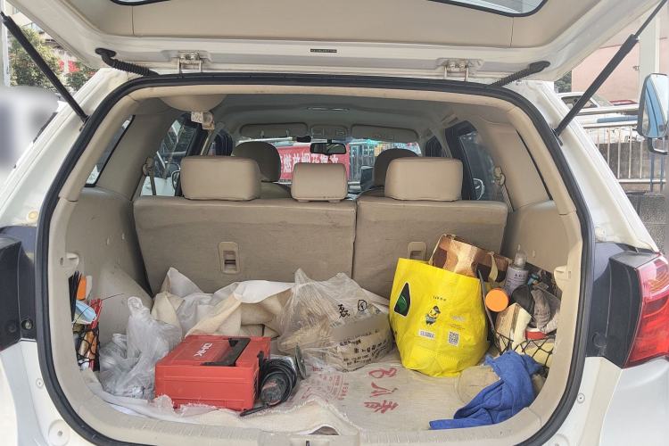 Used Haima S7 2015 2.0L Automatic ZhiShang Version Trunk