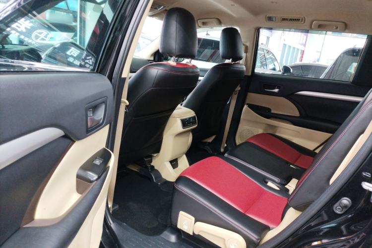 Used Toyota Highlander 2021 2.0T Two-Wheel Drive Elite Version 7-Seater
