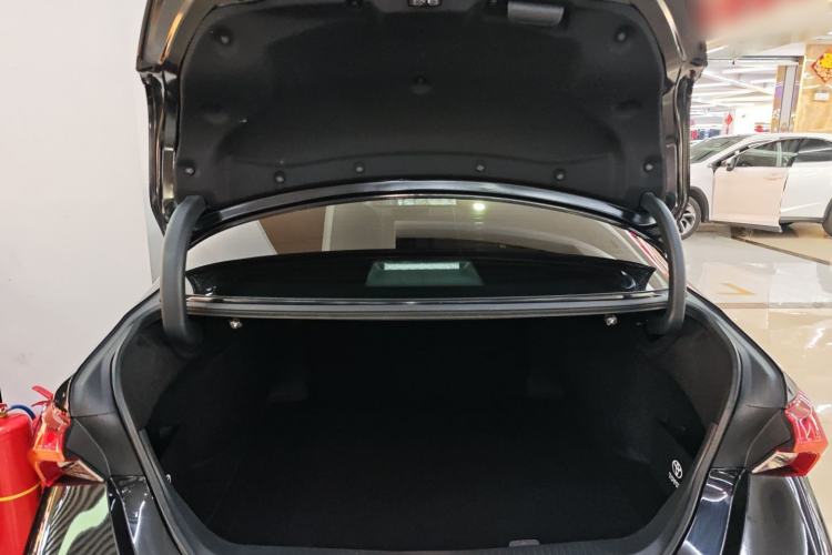 Used Toyota Avalon 2019 2.0L Luxury Edition China VI Standard Trunk