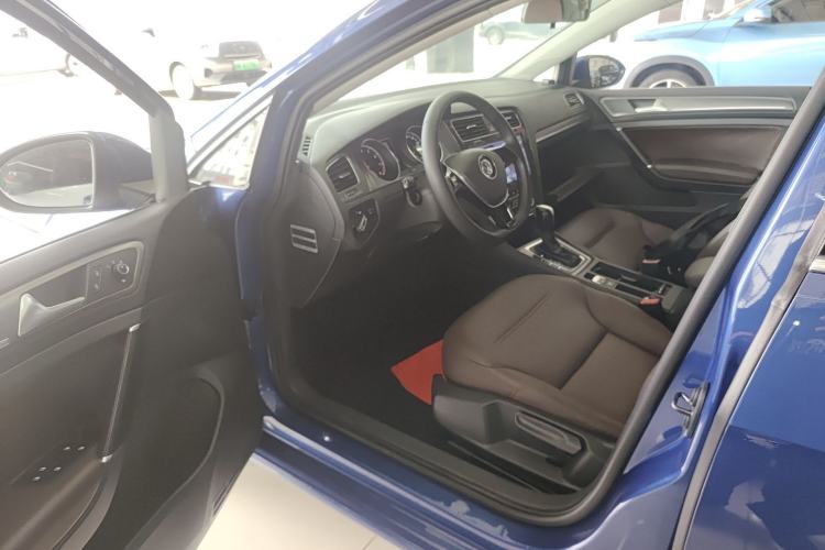 Used Volkswagen Golf 2014 1.4TSI Automatic Comfort Model Driver Seat