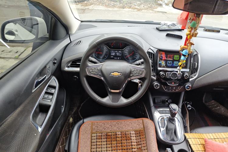 Used Chevrolet Cruze 2016 1.5L Automatic Luxury Edition Steering Wheel