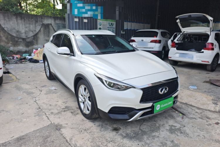 Used Infiniti QX30 2017 1.6T Two-Wheel Drive Fashion Edition Front Right 45 Deg
