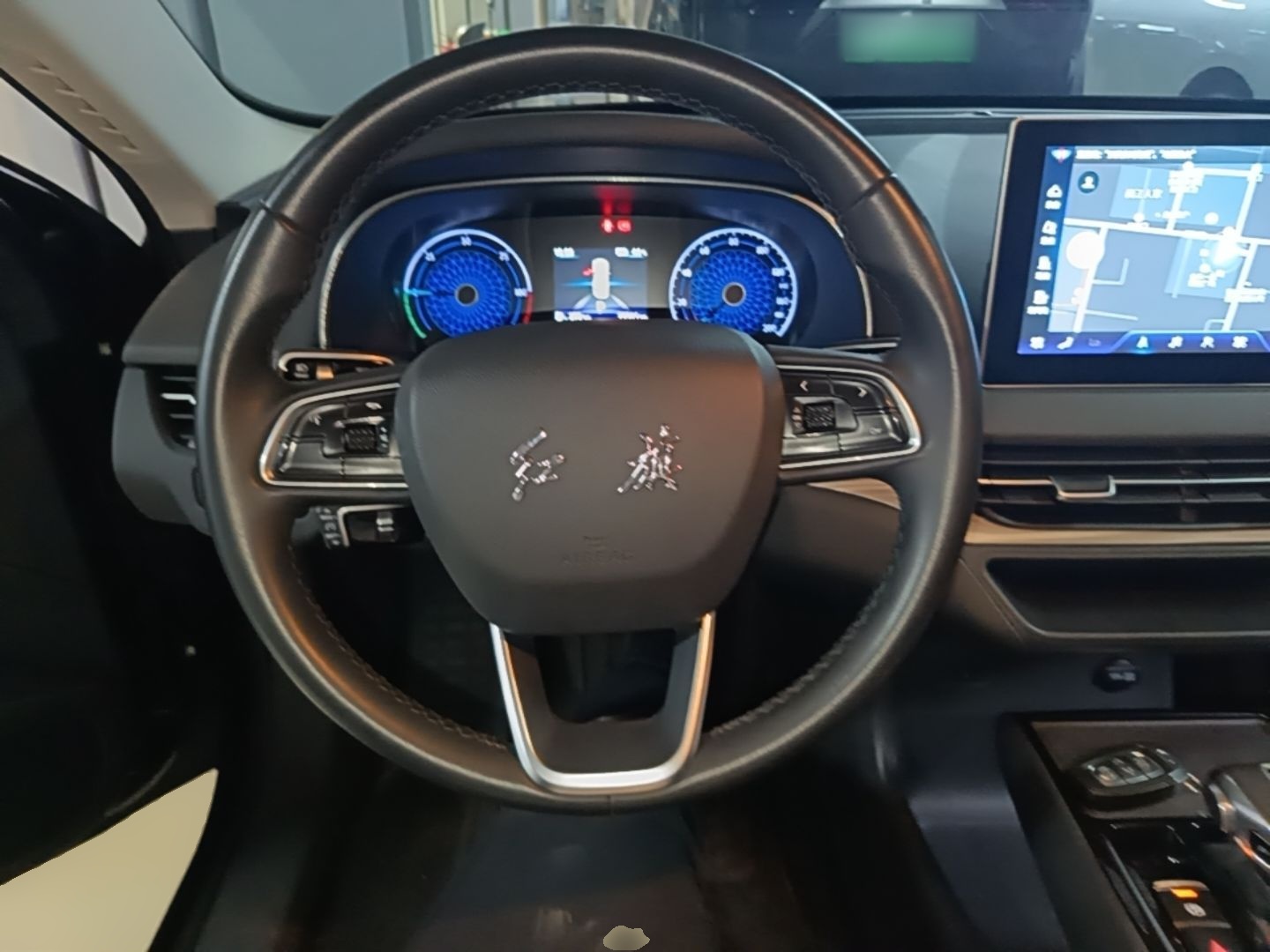 Hongqi E-QM5 2023 620km PLUS — снимка 13
