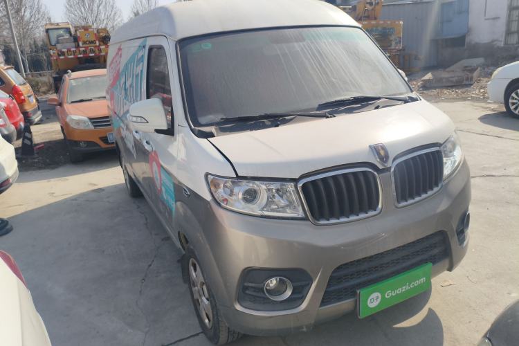 Used Jinbei New Hiace X30L 2023 1.5L Wealth Edition Van 2/5 Seats Non-Air-Conditioned Version SWC15M