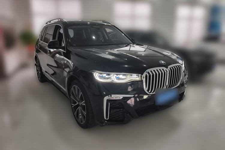 Used BMW X7 2022 xDrive40i Executive M Sport Package Front Right 45 Deg