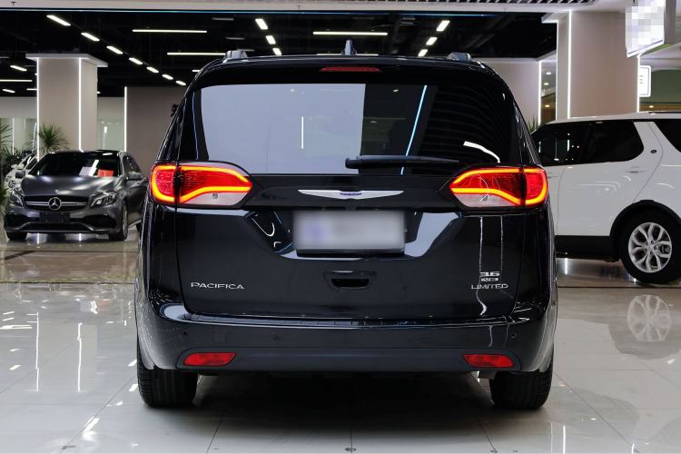 Used Chrysler Grand Voyager 2017 3.6L Premium Edition
