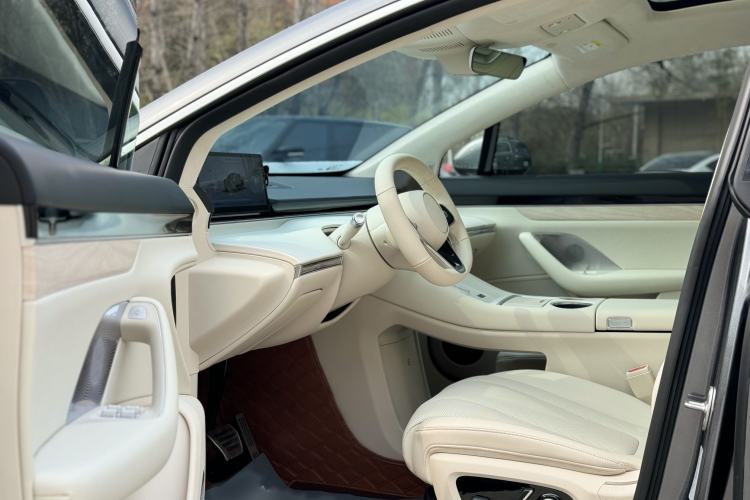 Used Hima Luxeed R7 2024 All-Electric 802 km Max