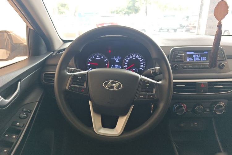 Used Hyundai Celesta 2017 1.6L Manual Enjoyment Edition GLS