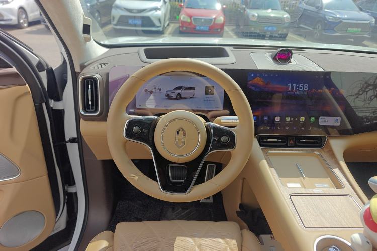 Used Hima AITO M8 2025 Extended-Range Max+ Version 53.4 kWh 6-Seater Edition Steering Wheel