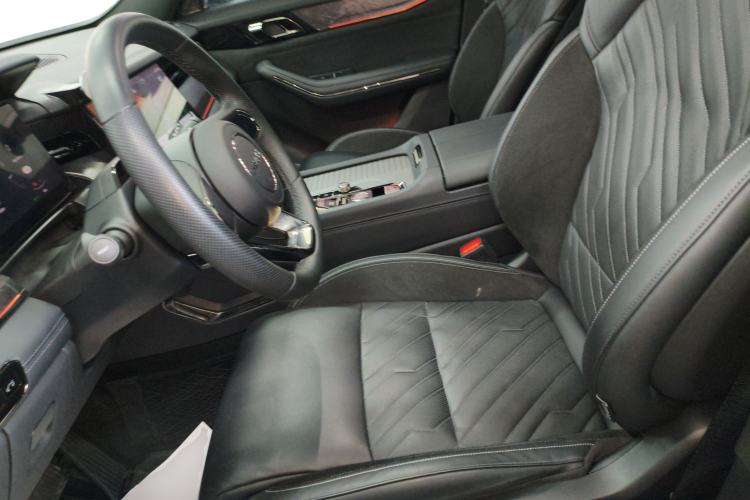 Used Lynk & Co 09 EM-P 2021 2.0T PHEV Halo Six-Seater Left Front Seat