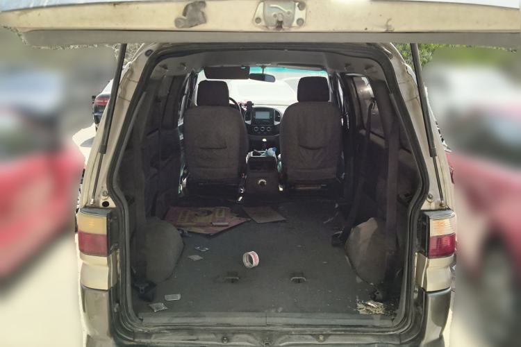 Used FORTHING Lingzhi 2014 V3 1.5L 7-Seater Luxury Model Trunk