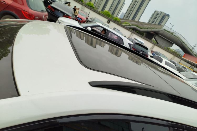 Used Cadillac XT5 2022 2.0T Four-Wheel Drive Luxury Version (Hummingbird Edition) Roof