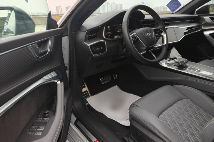 Used Audi A7L 2024 55 TFSI quattro RS Performance Edition Interior 5