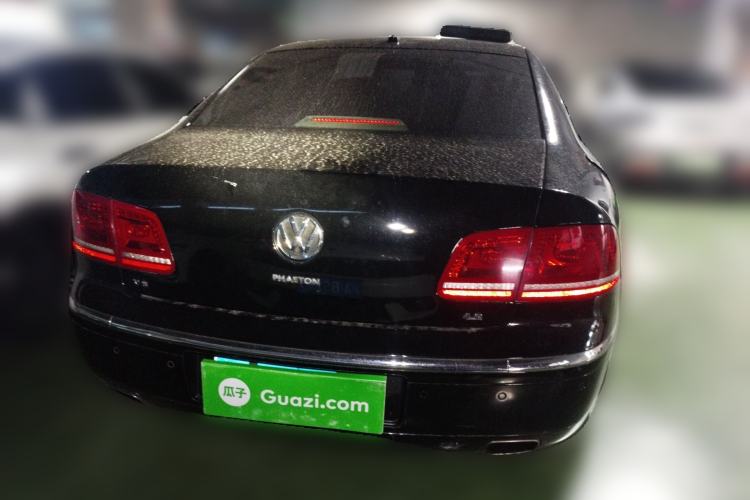 Used Volkswagen Phaeton 2011 4.2L V8 4-seat Extended-Range Individual Edition Rear