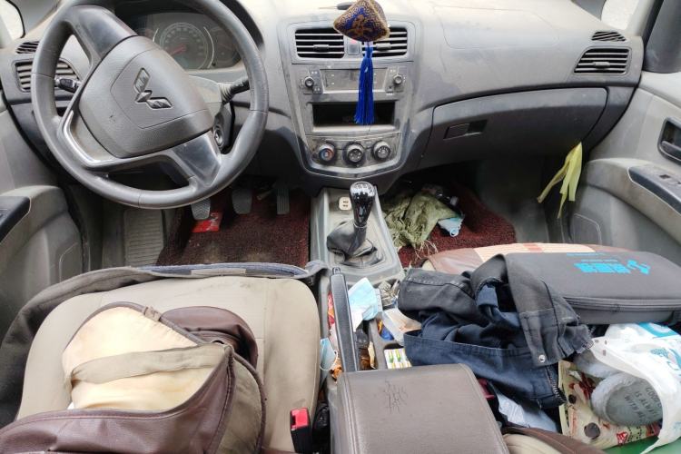 Used Wuling Zhengcheng 2015 1.5L Comfort L3C Center Console