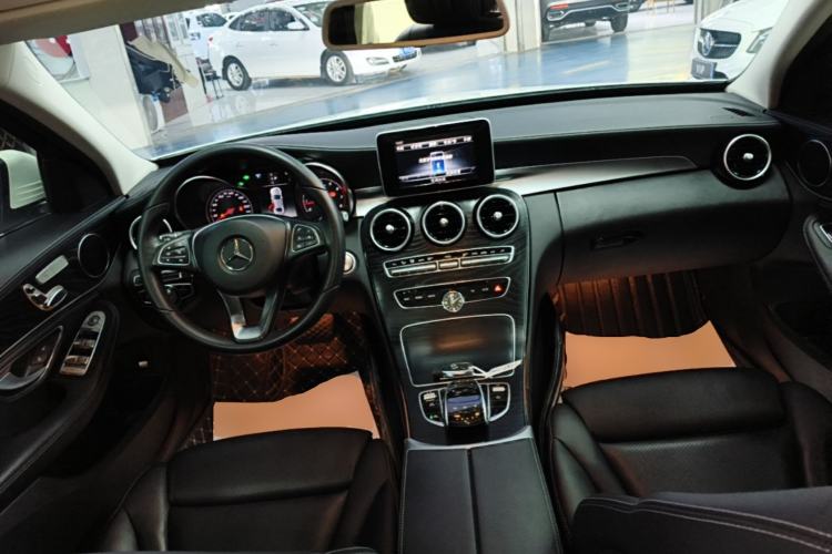 Used Mercedes-Benz C-Class 2018 C 200 L Sport Edition Center Console