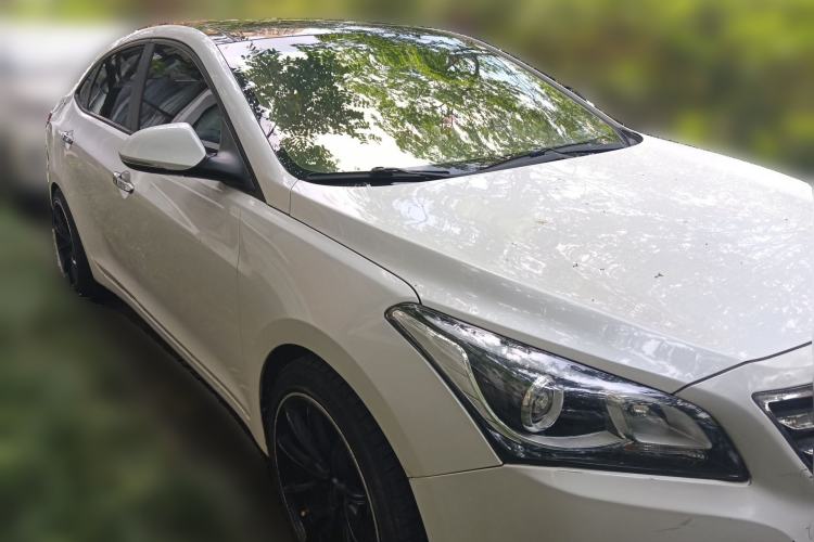 Used Hyundai Mistra 2014 1.8L Automatic Smart GLS Front Right 45 Deg