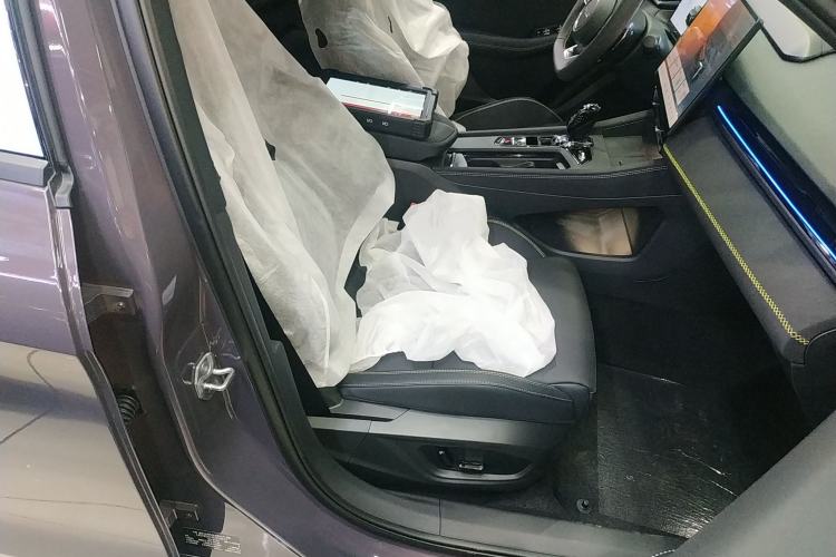 Used Lynk & Co 03 2025 1.5TD DCT Champion Edition Pro Right Front Seat