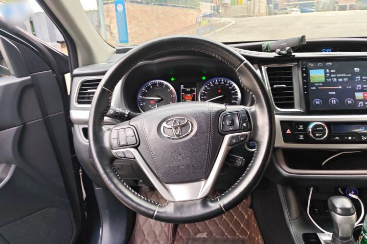Used Toyota Highlander 2018 2.0T Four-Wheel Drive Luxury Edition 7 Seats China V Emission Standard