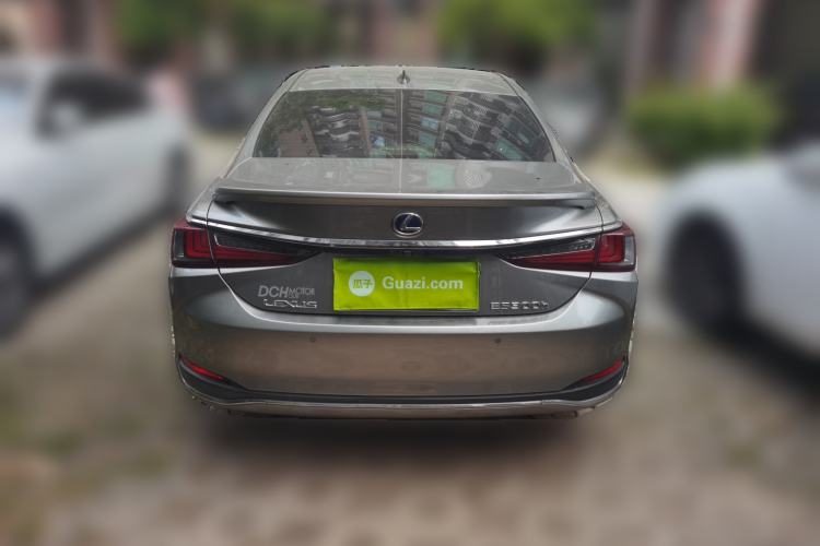 Used Lexus ES 2020 300h Premier Edition Rear