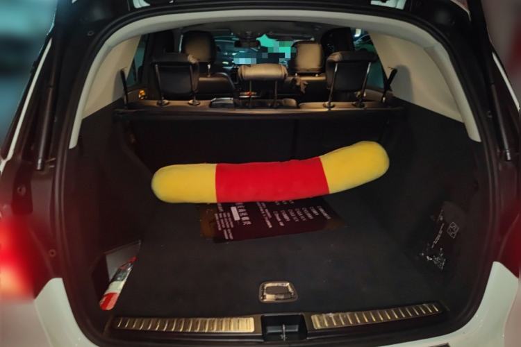 Used Mercedes-Benz M-Class 2014 ML 320 4MATIC Trunk