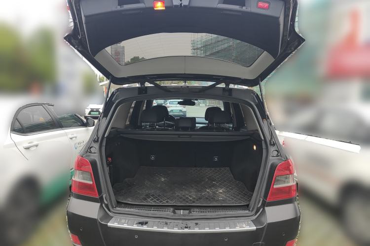 Used Mercedes-Benz GLK-Class 2011 GLK 300 4MATIC Fashion Model Trunk