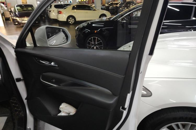 Used Cadillac XT4 2020 28T Two-Wheel-Drive Leading Version