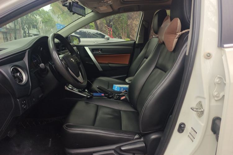 Used Toyota Corolla 2017 Revised Dual-Engine 1.8L E-CVT Leading Edition Left Front Seat