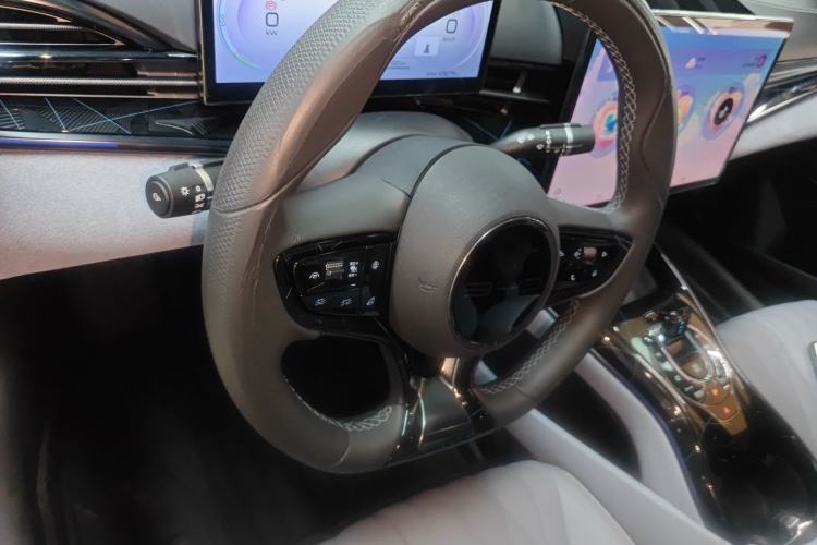 Used BYD Seal 2022 700 km Long-Range Rear-Wheel-Drive Version Steering Wheel