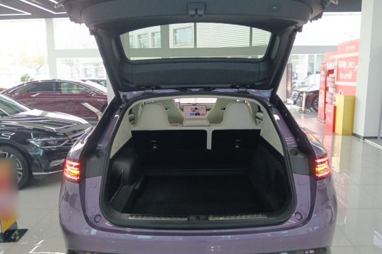 Used Hima Luxeed R7 2025 Range-Extended Version 251 km Max Trunk