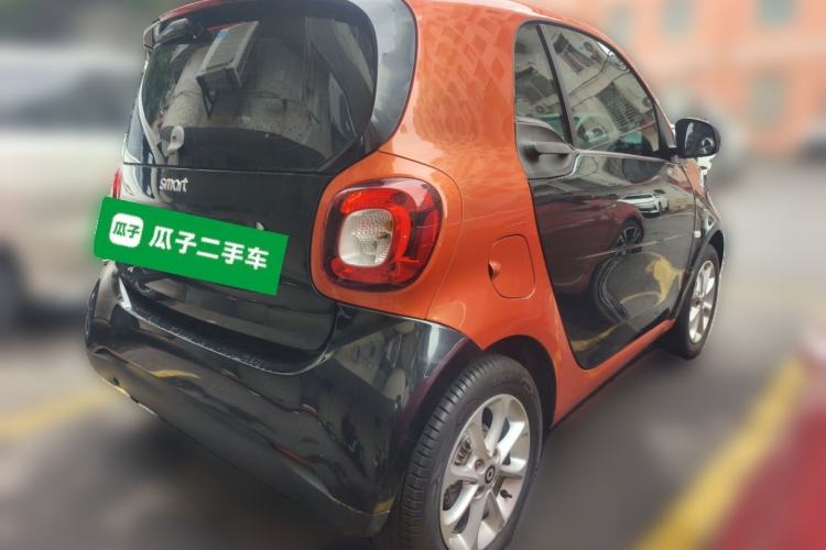 Used smart fortwo 2015 1.0L 52 kW hardtop Dynamic version
