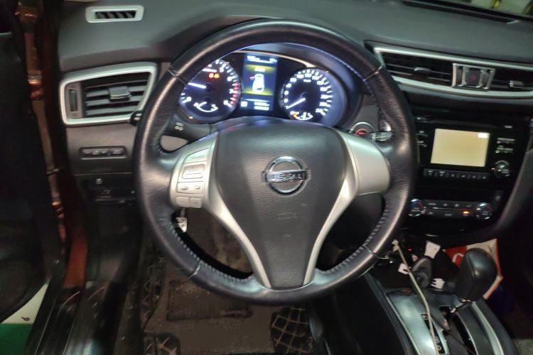 Used Nissan X-Trail 2015 2.0L CVT Comfort MAX Edition 2WD Steering Wheel