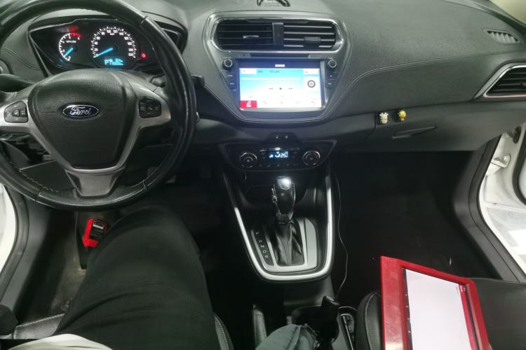 Used Ford Escort 2015 1.5L Automatic Fashion Model
