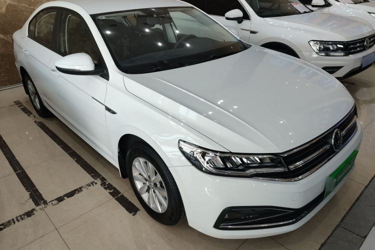 Used Volkswagen Bora 2020 1.5L Manual Fashion Edition Front Right 45 Deg