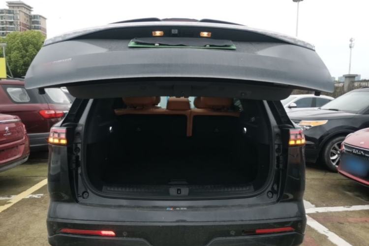 Used Dongfeng eπ eπ008 2025 210 Ultra Range-Extended Version 5 Seats Trunk