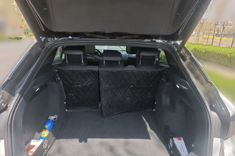 Used Volkswagen ID.4 CROZZ 2021 Long-Range PRO Two-Wheel Drive Version Trunk