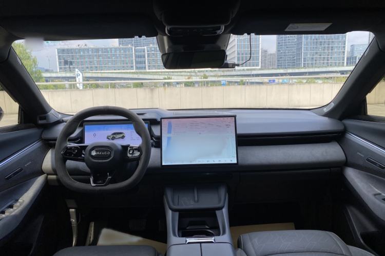 Used Lynk & Co 08 EM-P 2023 120km Long-Range Halo
