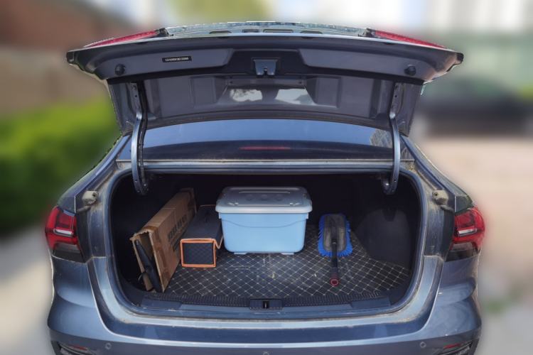 Used Roewe i5 2021 1.5L CVT Diamond Edition Trunk