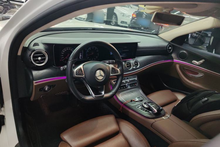 Used Mercedes-Benz E-Class 2016 E 200 L Sport Edition Center Console