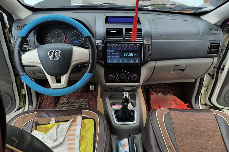 Used BAIC Weiwang M20 2014 1.5L practical type BJ415A Center Console