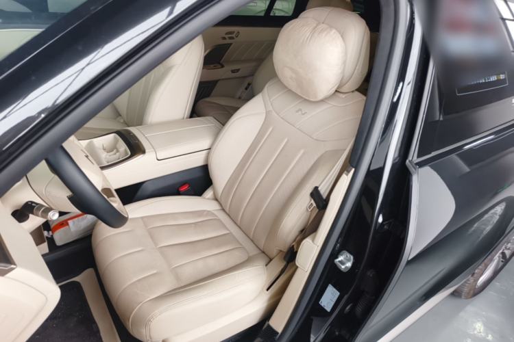 Used ONVO Luxeed L90 2025 Model—Ultra Six-Seater Version
