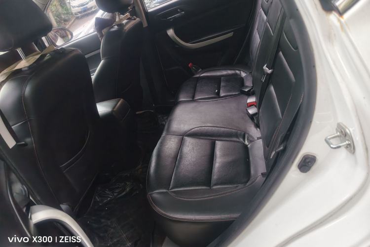 Used CHANGAN CS35 2012 1.6L Automatic Luxury Version China IV Standard
