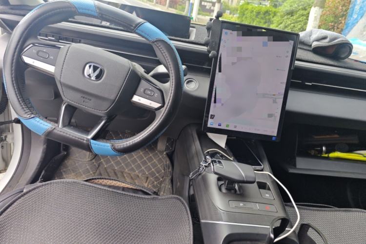 Used CHANGAN Eado 2024 1.5T GDI Automatic Prestige Edition Center Console